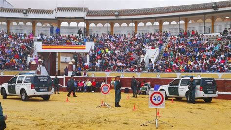 chicas villarrobledo|El Ayuntamiento de Villarrobledo muestra el apoyo a la labor ...